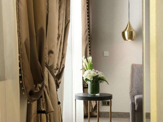 Фото Niepce Paris Hotel, Curio Collection by Hilton