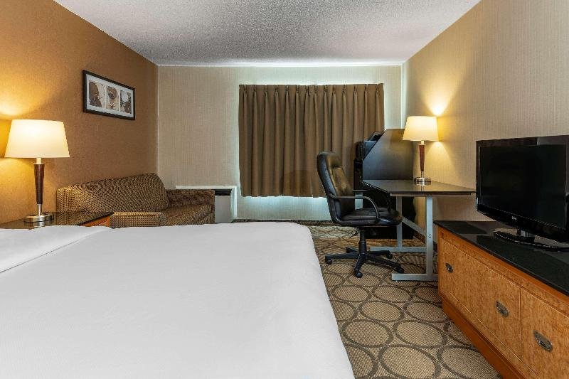 Фото Comfort Inn Cobourg
