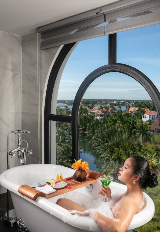 Фото Shining Riverside Hotel and SPA