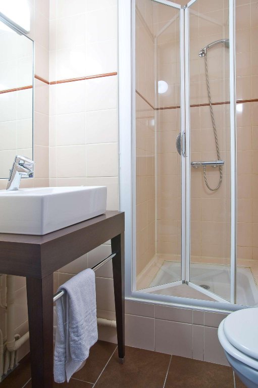 Фото Kyriad Dijon Gare