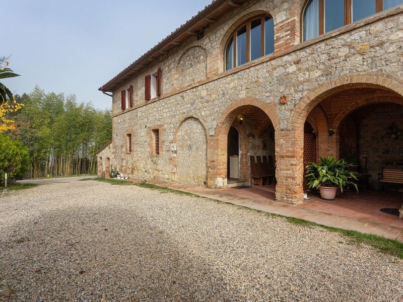 Гостиница Sparkling Farmhouse in Ville di Corsano With Private Terrace