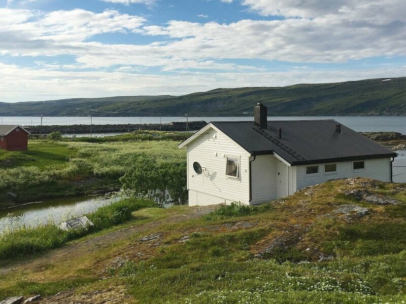 Апартаменты 4 Person Holiday Home in Breivikbotn