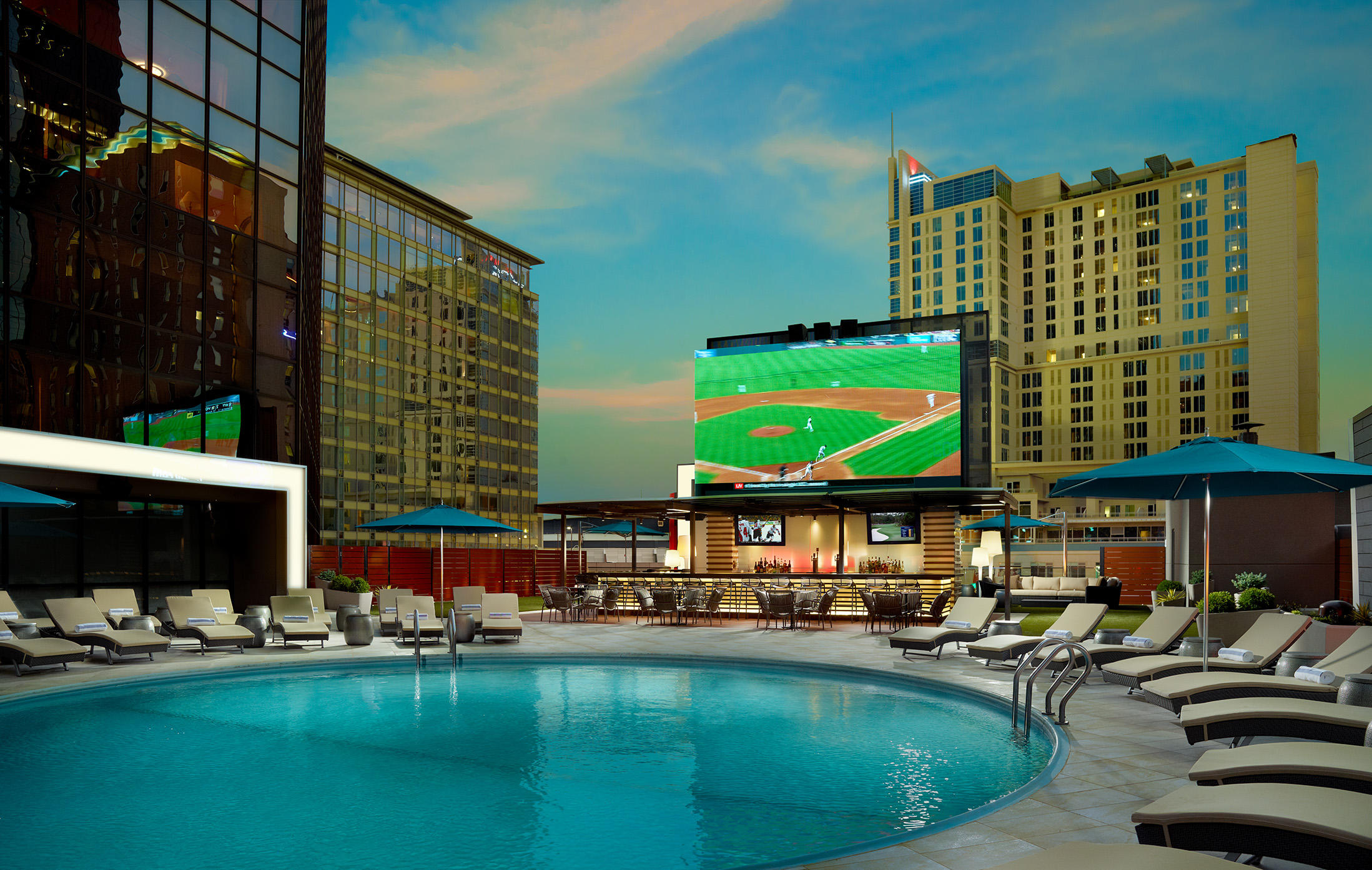 Фото Omni Charlotte Hotel