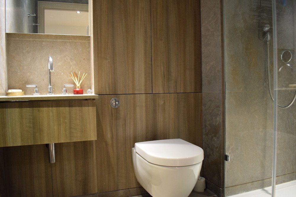 Фото Modern and Stylish 2 Bedroom Flat With a Stunning View