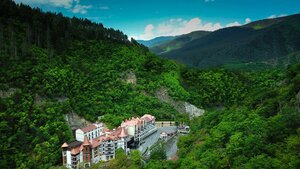 Crowne Plaza Borjomi (край Самцхе-Джавахети, Боржоми, улица Николоза Бараташвили, 9), гостиница в Боржоми