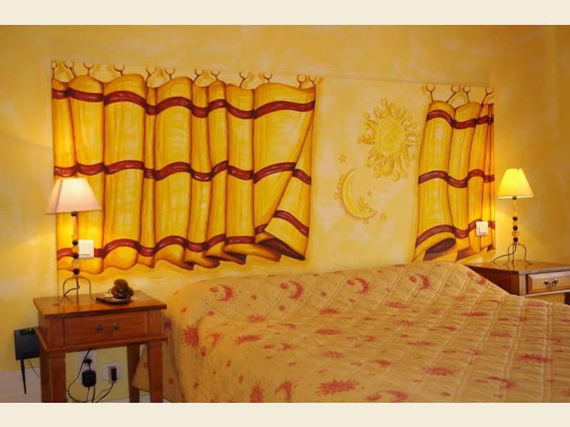 Фото Hôtel de la tour à Libourne