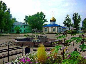 Церковь Успения Пресвятой Богородицы (Saratov Region, Pugachyovskiy rayon, posyolok Zavolzhskiy) ، كنيسة أرثوذكسية