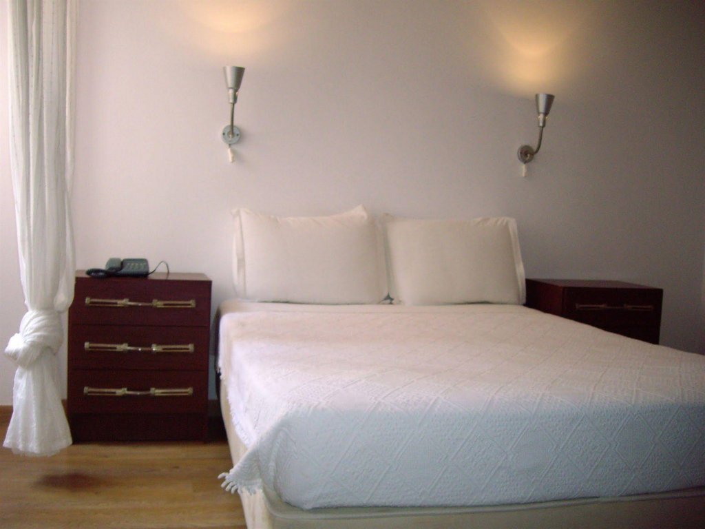 Фото Pensao Residencial Camoes