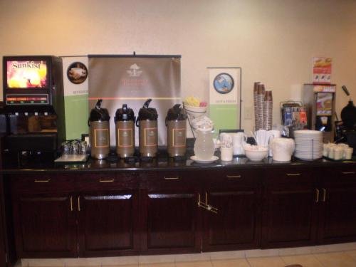 Фото Country Inn & Suites by Radisson, Hampton, Va