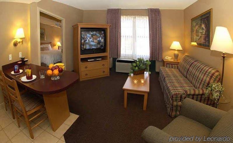 Фото Hampton Inn & Suites Phoenix-Goodyear