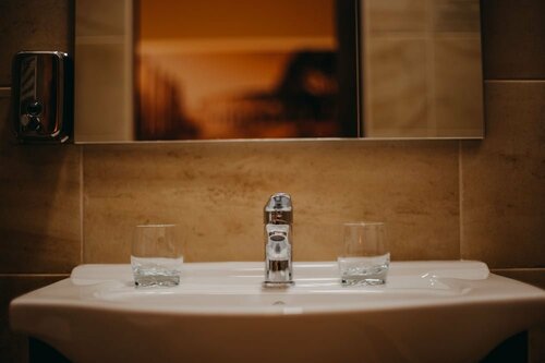 Гостиница Forum Hotel в Сомбатхее