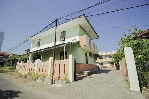 Гостиница RedDoorz @ Malalayang Manado в Манадо