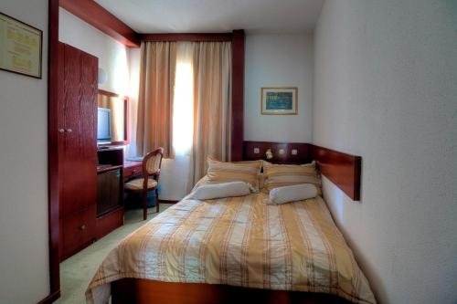 Фото Hotel Consul