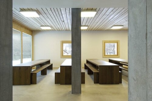 Хостел Youth Hostel Scuol в Скуоли