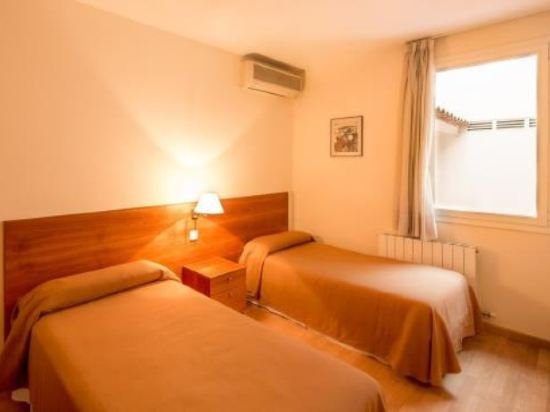 Фото Aparthotel Bertran