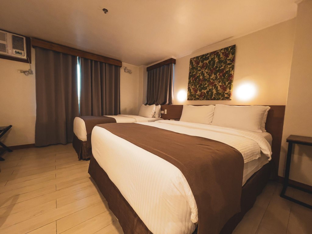 Фото Hotel Sentro Legazpi