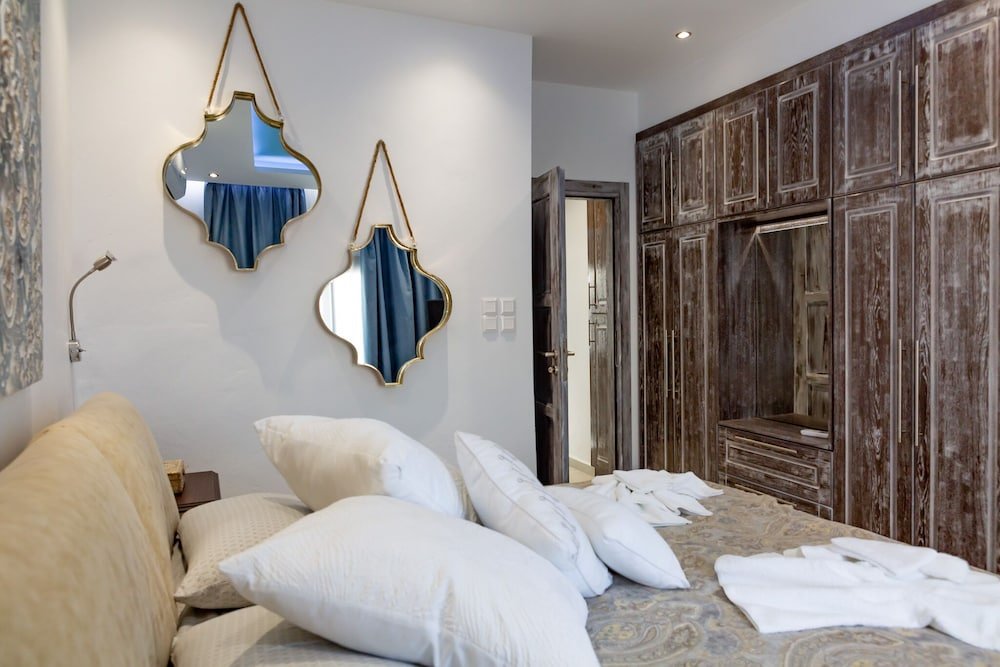 Фото Theoxenia Suites & Apartments