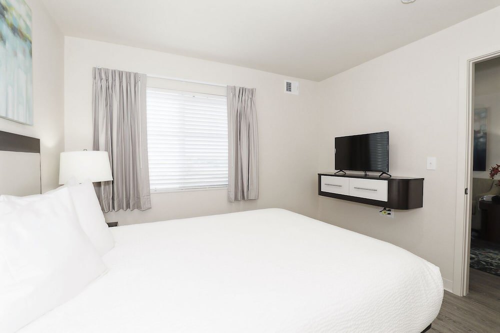 Фото WaterWalk Hotel Dallas-Las Colinas