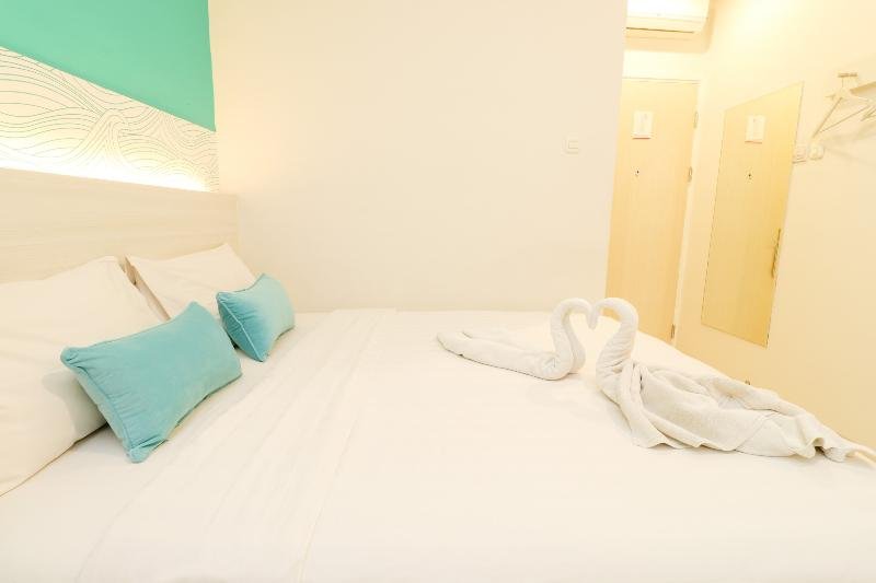 Фото Losari Beach Hotel