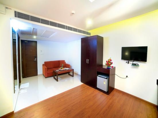 Фото Triguna Clarks Inn