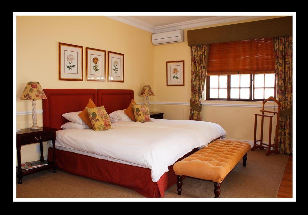 Фото La Fontaine Guest House