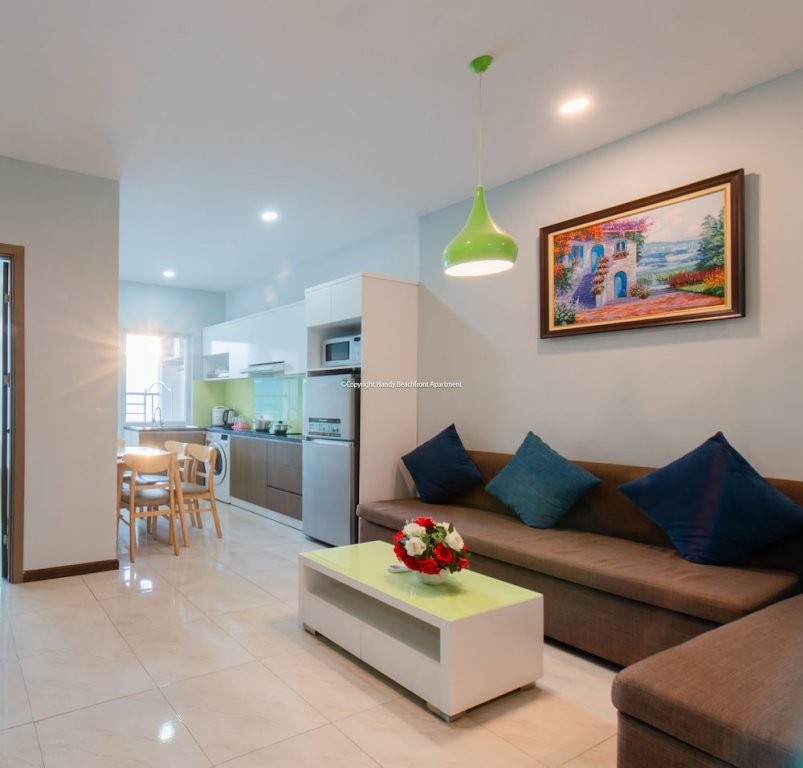 Фото Handy Beachfront Apartment