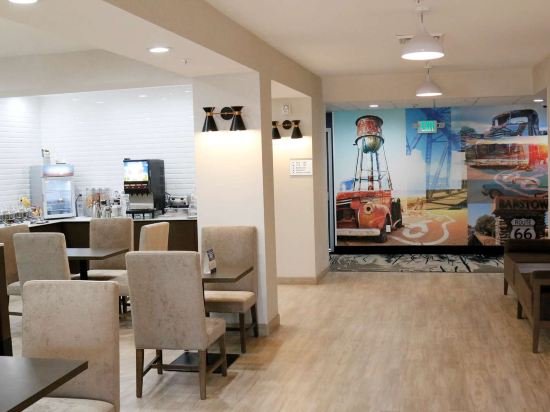 Фото Best Western Plus New Barstow Inn & Suites