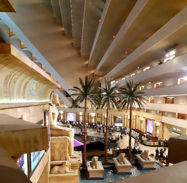 Фото Luxor Hotel and Casino