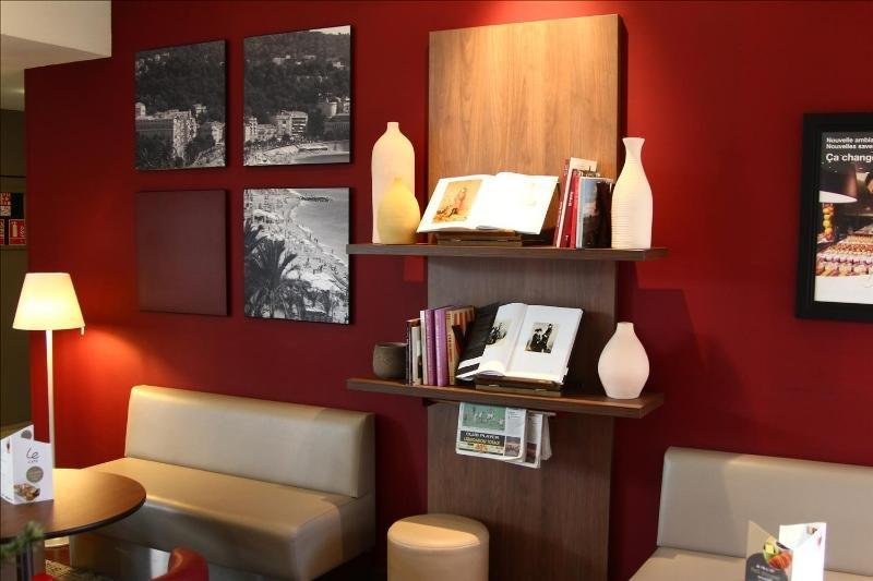 Фото Campanile Nice Airport