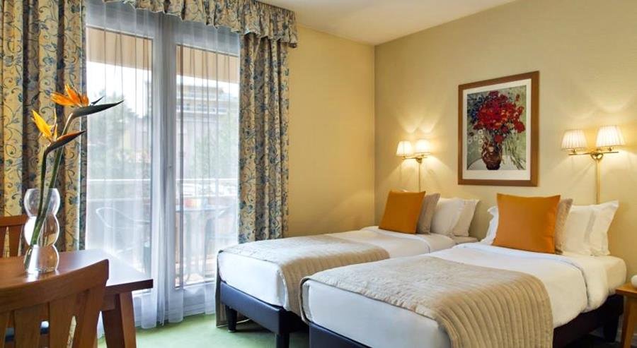 Фото Nice Promenade Residhome Aparthotel