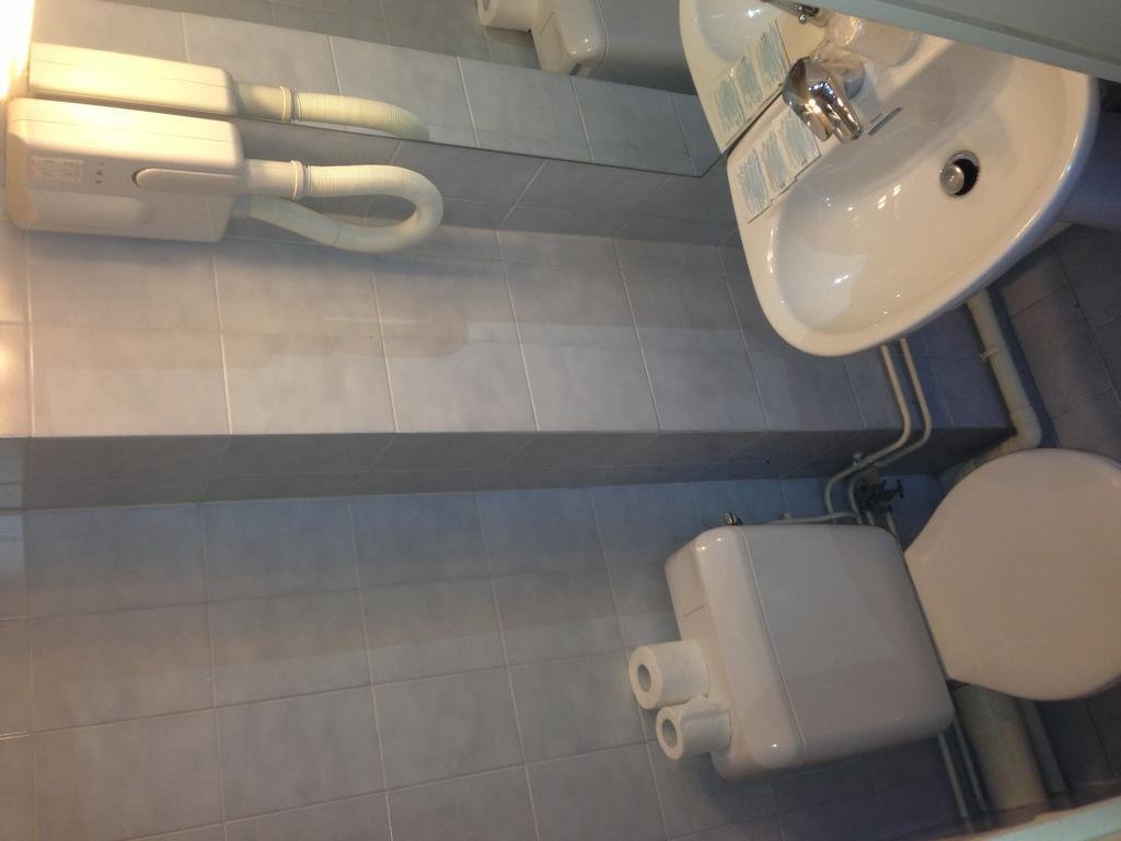 Фото Hotel D'Anjou Levallois-Perret