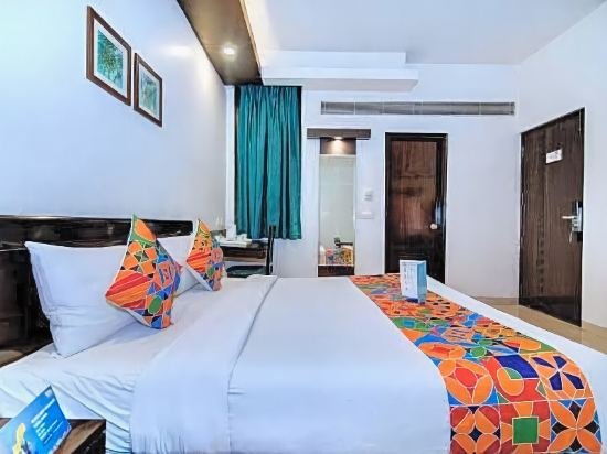 Фото Hotel Rockland Panchsheel Enclave