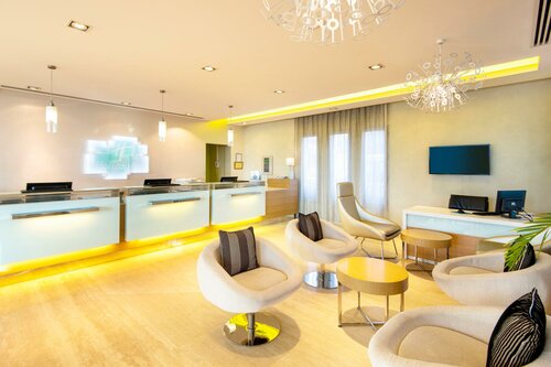 Гостиница Holiday Inn Muscat al Seeb в Эс-Сибе