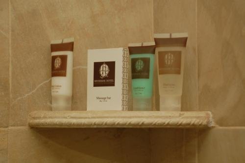 Фото Riverside Hotel