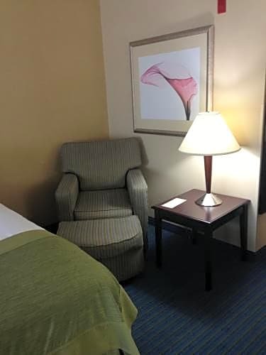 Фото Wingate by Wyndham - York