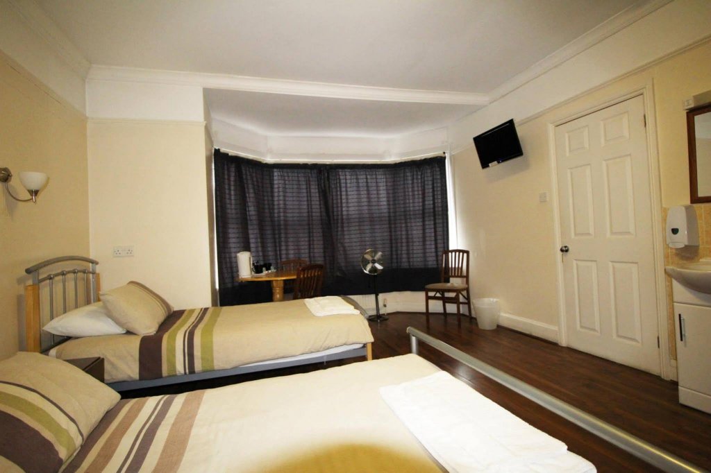 Фото отеля 2