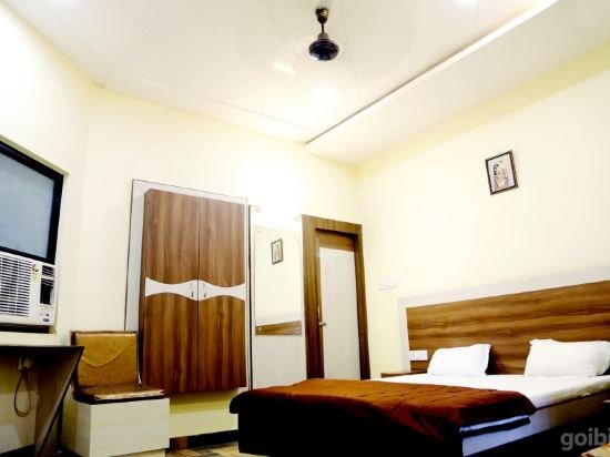 Фото Hotel Prayag