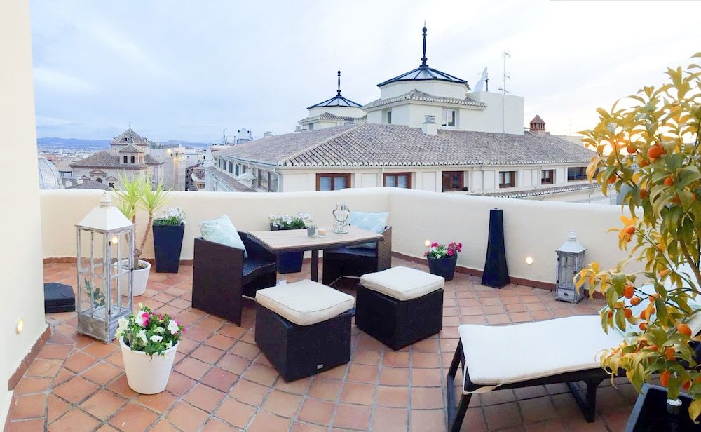 Фото Chezmoihomes Plaza Nueva Premium