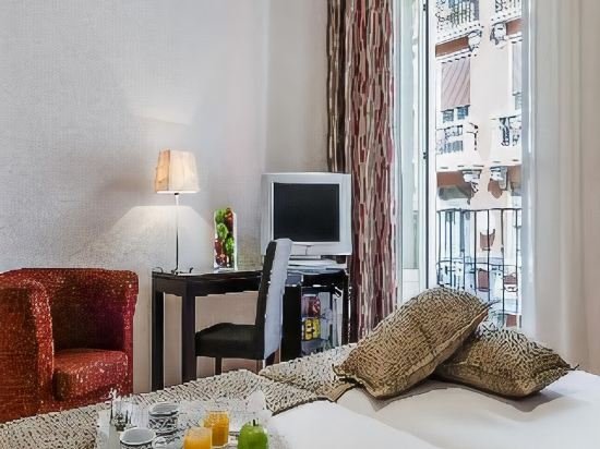 Фото Hotel Exe Suites 33