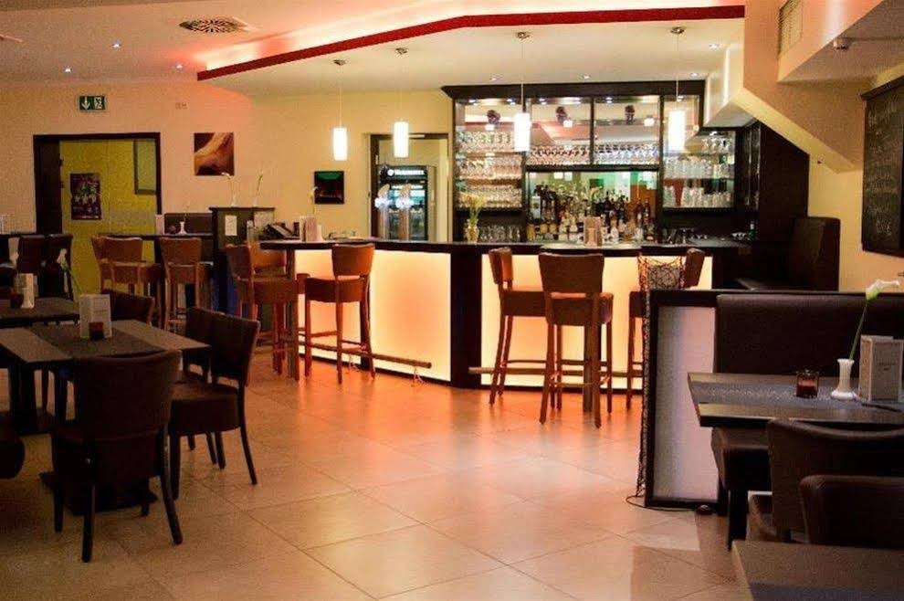 Фото Avalon Hotelpark Königshof