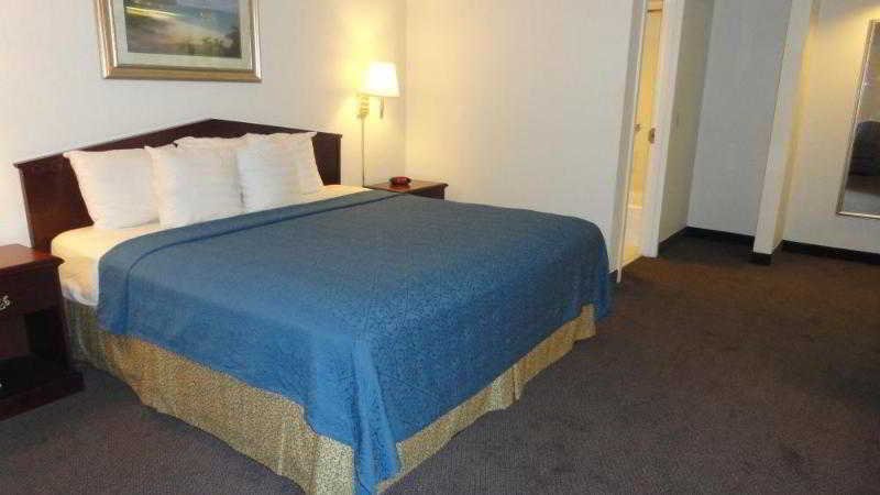 Фото Best Western Tallahassee-Downtown Inn & Suites