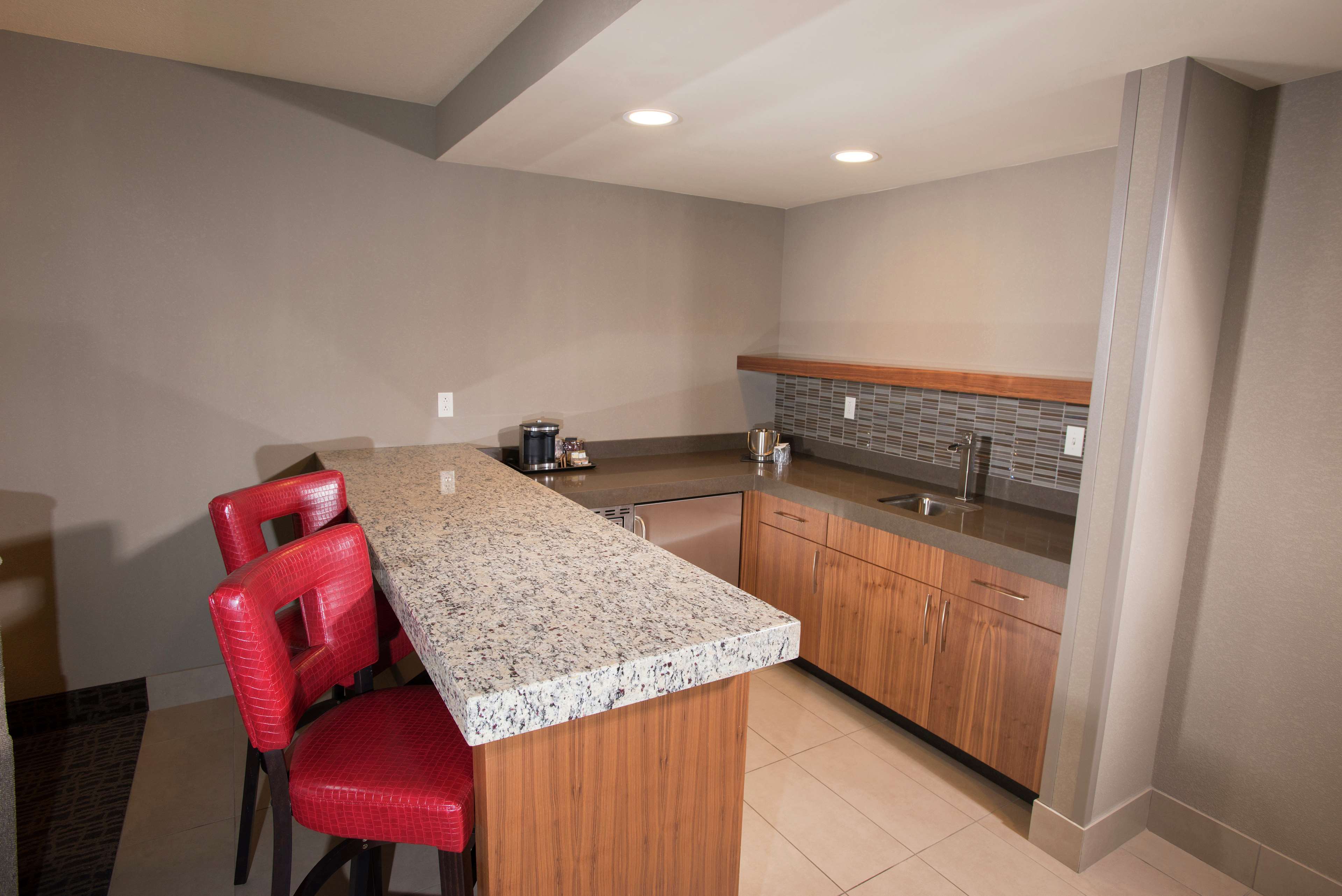 Фото The Broadway Columbia - a DoubleTree by Hilton