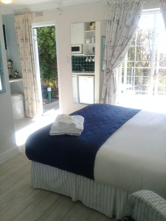 Фото A Boat House