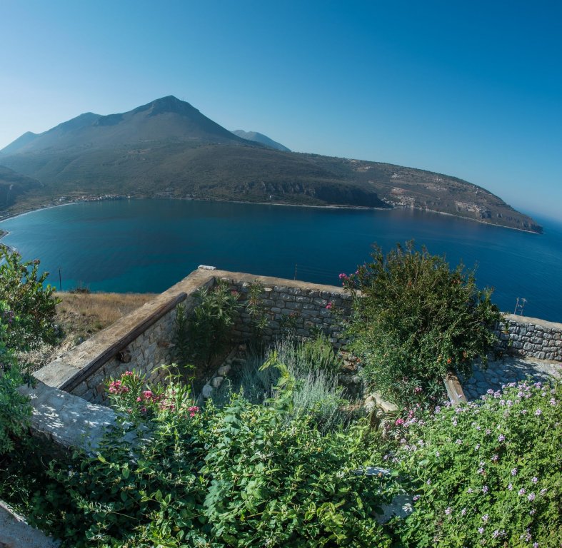 Фото Akrolithi Boutique Hotel