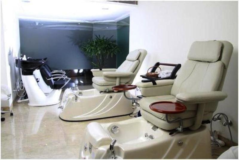 Фото Hotel The Royal Plaza