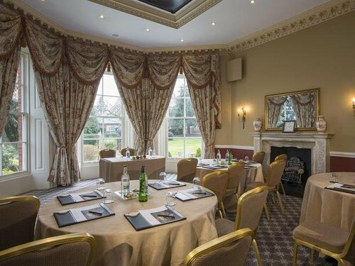 Гостиница Hendon Hall в Лондоне