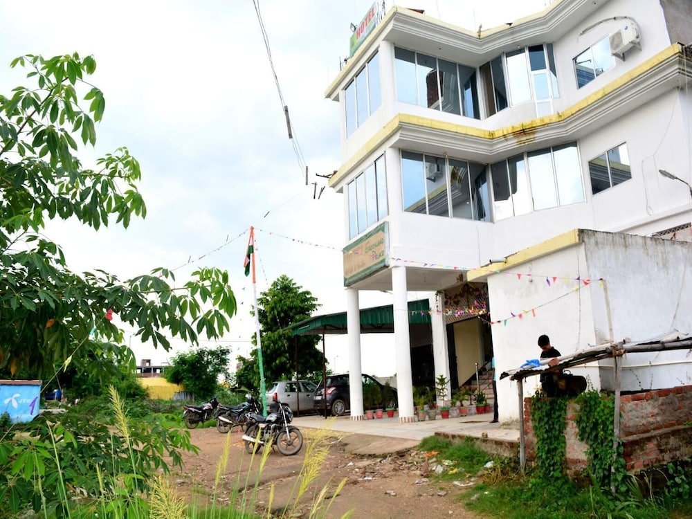 Фото Hotel Greenland Palace Bodhgaya