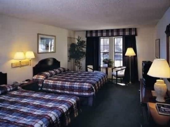 Фото Hardman House Inn & Suites