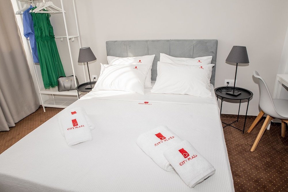Фото City Plaza Apartments & Rooms