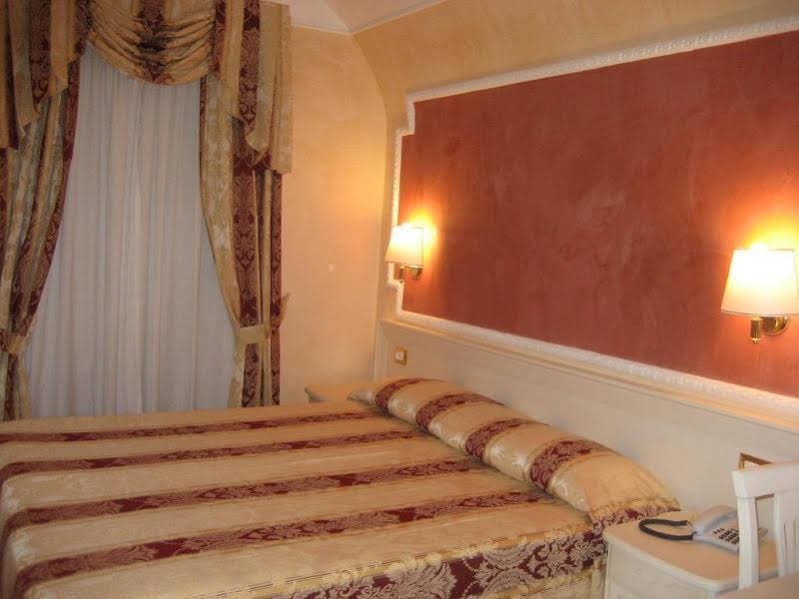 Фото Hotel Erdarelli